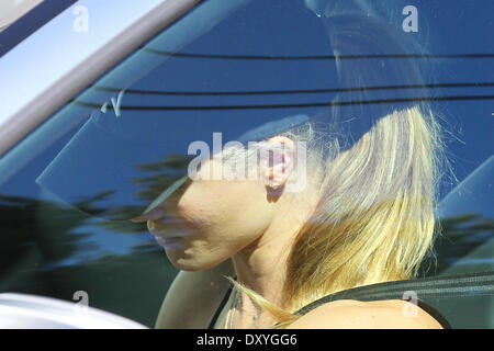Rosie Huntington-Whiteley leaving a private gym in West Hollywood with her head down hidden under a New York baseball cap. She then drove off in an Audi Convertible Featuring: Rosie Huntington-Whiteley Where: Los Angeles California USA When: 13 Nov 2012 Stock Photo