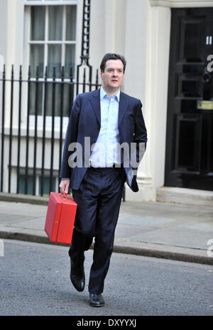 Chancellor George Osbourne leaves 11 Downing Street on his way to the Treasury Featuring: Chancellor George Osborne Where: London United Kingdom When: 30 Nov 2012 Stock Photo