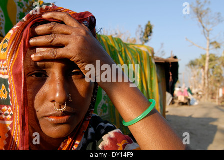 BANGLADESH District Bagerhat , cyclone Sidr and high tide destroy villages in South khali, despaired woman Stock Photo