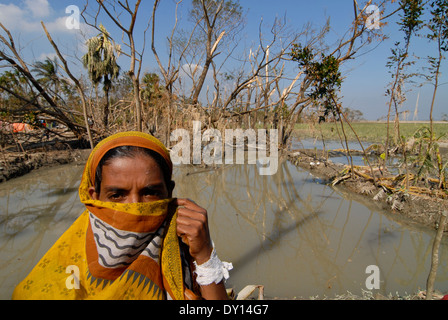 BANGLADESH District Bagerhat , cyclone Sidr and high tide destroy villages in South khali Stock Photo