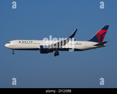 N16065 Delta Air Lines Boeing 767-332(ER)(WL), landing at Schiphol (AMS - EHAM), Netherlands, pic3 Stock Photo