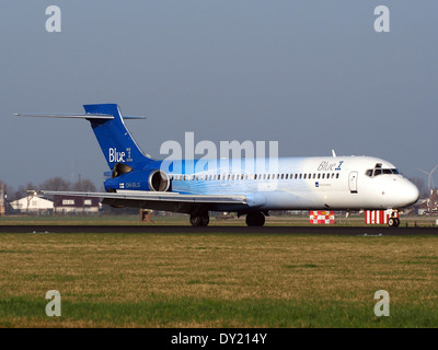 OH-BLG Blue1 Boeing 717-2CM - cn 55059 landing on Schiphol, pic-2 Stock Photo