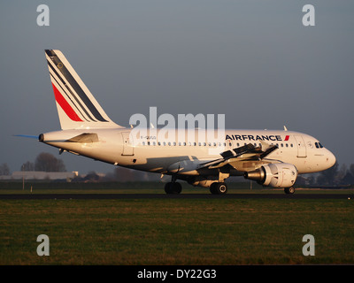 F-GUGO Air France Airbus A318-111, landing at Schiphol (AMS - EHAM), Netherlands, pic3 Stock Photo