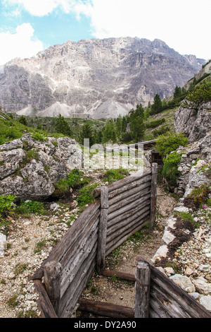 Passo Lagazuoi, Dolomiti Ampezzane, Val Parola, military shelters 1° world war in  Tre sassi Fortress Stock Photo