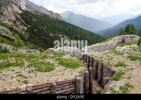 Passo Lagazuoi, Dolomiti Ampezzane, Val Parola, military shelters 1° world war in  Tre sassi Fortress Stock Photo