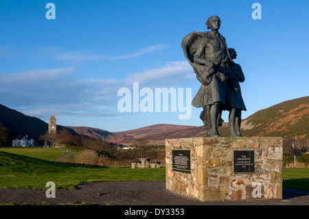 'The Emigrants' by Gerald Laing, Helmsdale, Sutherland, Scotland, UK.  A memorial to the Clearances. Stock Photo