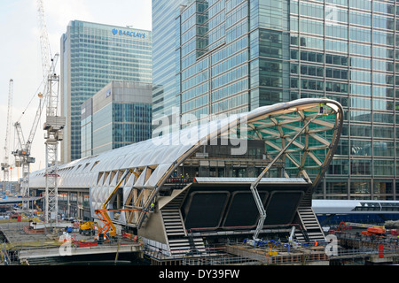 Construction industry building site Crossrail Place new retail & roof garden structure over Elizabeth Line Canary Wharf Crossrail train station London Stock Photo