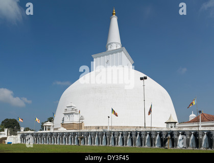 Anuradhapura, Sri Lanka. Ruvanvelisaya Dagoba Stock Photo