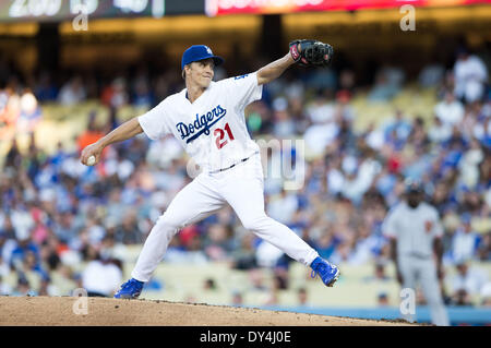 Los Angeles, CA, USA. 6th Apr, 2014. April 6, 2014 - Los Angeles, CA, United States of America - Los Angeles Dodgers starting pitcher Zack Greinke (21) pitches during the MLB game between San Francisco Giants and Los Angeles Dodgers at the Dodgers Stadium in Los Angeles, CA. © csm/Alamy Live News Stock Photo