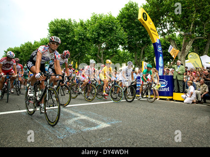 2004 Tour de France. Stage 14. Carcassonne start Thomas Voeckler in Yellow Jersey Stock Photo