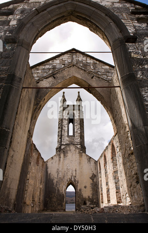Ireland, Co Donegal, Dunlewey, roofless abandoned Glenveagh Estate Protestant Church Stock Photo