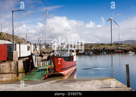 Ireland, Co Donegal, The Rosses Burtonport, Arranmore car ferry Rhum at the slipway Stock Photo