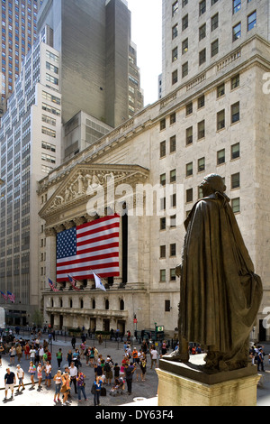 New York Stock Exchange with the statue of George Washington, New York ...