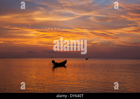 Fishing boat at Haad Yao Beach or Long Beach, Koh Phangan Island, Surat Thani Province, Thailand, Southeast Asia Stock Photo