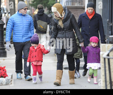 Matthew Broderick takes his twin daughters Marion and Tabitha Broderick to schoolFeaturing: Matthew Broderick,Marion Broderick,Tabitha Broderick Where: New York City New York USAWhen: 12 Dec 2012 Stock Photo