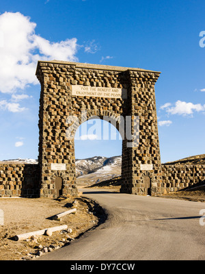 Roosevelt Arch, 1903, rusticated triumphal arch at the north entrance to Yellowstone National Park in Gardiner, Montana, USA Stock Photo