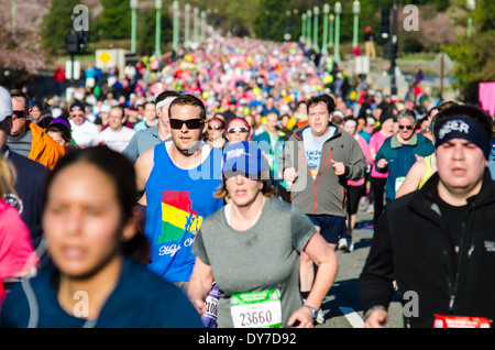 Runners competing in the Washington DC Cherry Blossom 10 Mile Race Stock Photo