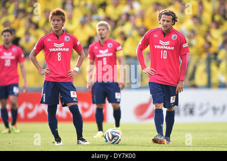 (L-R) Yoichiro Kakitani,  Diego Forlan (Cerezo), APRIL 6, 2014 - Football / Soccer : Yoichiro Kakitani and Diego Forlan of Cerezo Osaka wait to resume play after conceding a second goal during the 2014 J.League Division 1 match between Kashiwa Reysol 2-1 Stock Photo