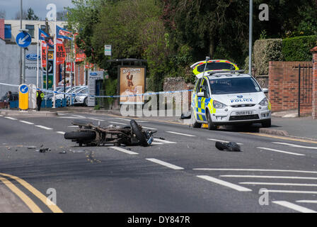 High Wycombe, UK. 09th Apr, 2014. Police investigate the fatal motorbike accident on the A40 London Road in High Wycombe, UK. One male confirmed dead at the scene Credit:  Peter Manning/Alamy Live News Stock Photo