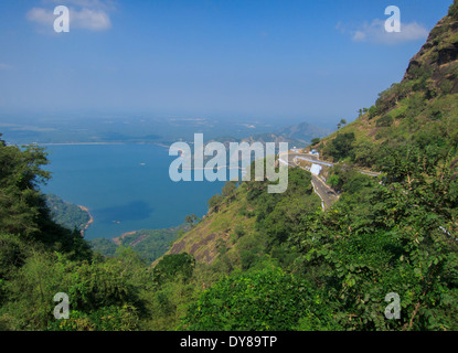 Aliyar Reservoir - enroute Valaparai from Pollachi Stock Photo