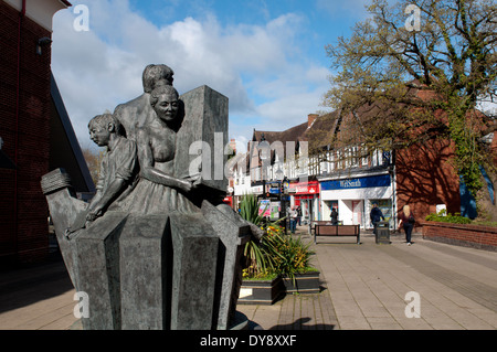 The Saltworkers statue and Victoria Square, Droitwich Spa, Worcestershire, England, UK Stock Photo