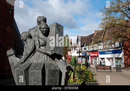 The Saltworkers statue and Victoria Square, Droitwich Spa, Worcestershire, England, UK Stock Photo