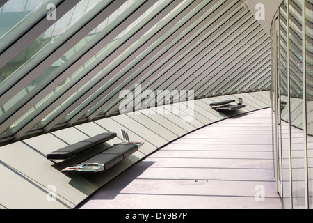 UK, England, Norfolk, Norwich, Sainsbury Centre for Visual Arts, glazed corridor Stock Photo