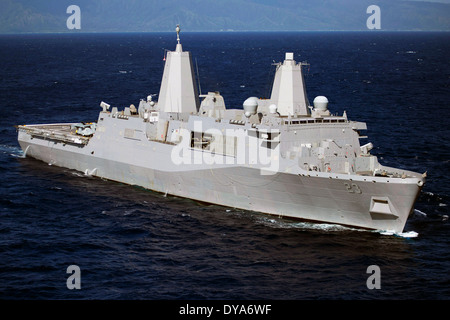 US Navy San Antonio-class amphibious transport dock ship USS Anchorage transits Kaneohe Bay while conducting training April 9, 2014 in Hawaii. Stock Photo