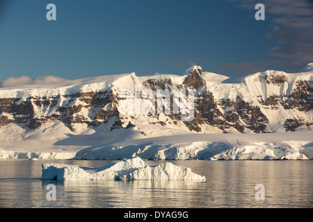 Mountains from the Gerlache Strait separating the Palmer Archipelago from the Antarctic Peninsular Stock Photo