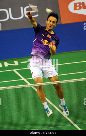 Singapore. 12th Apr, 2014. Du Pengyu of China competes during the men's singles semi-final match at the OUE Singapore Open badminton tournament against Simon Santoso of Indonesia in Singapore, April 12, 2014. Simon Santoso won 2-1. Credit:  Then Chih Wey/Xinhua/Alamy Live News Stock Photo