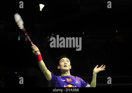 Singapore. 12th Apr, 2014. Du Pengyu of China competes during the men's singles semi-final match at the OUE Singapore Open badminton tournament against Simon Santoso of Indonesia in Singapore, April 12, 2014. Simon Santoso won 2-1. Credit:  Then Chih Wey/Xinhua/Alamy Live News Stock Photo