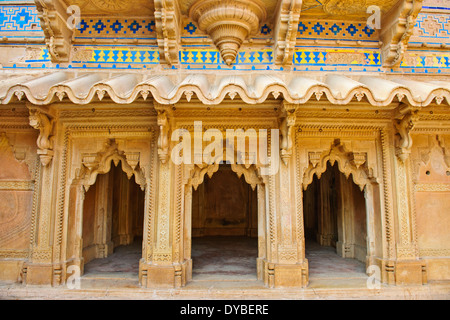 Fort Man Mandir Palace,1486,Exteriors,Interior Courtyard, stone latticework carved pillars Gwalior,Madhya Pradesh,Central India Stock Photo