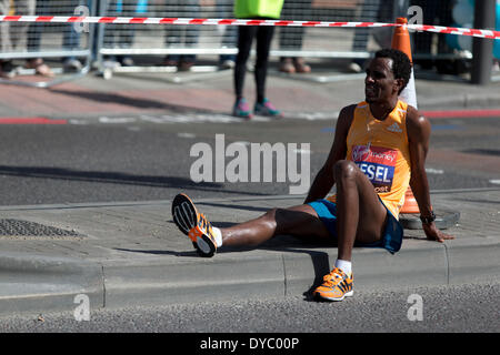 Amanuel MESEL, Virgin Money London Marathon 2014, The Highway, London, UK. Credit:  Simon Balson/Alamy Live News Stock Photo