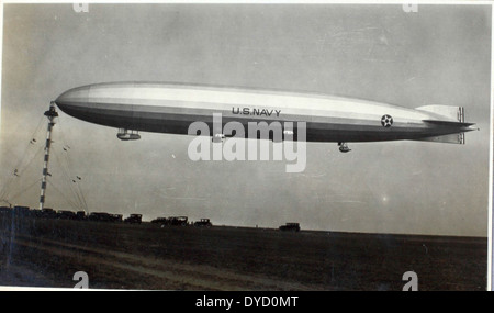 USS Los Angeles (ZR-3) in Panama, circa 1929 Stock Photo - Alamy