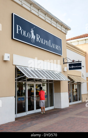 Shoppers outside at the Orlando International Premium Outlets shopping  Mall, International Drive, Orlando, Florida, America Stock Photo - Alamy