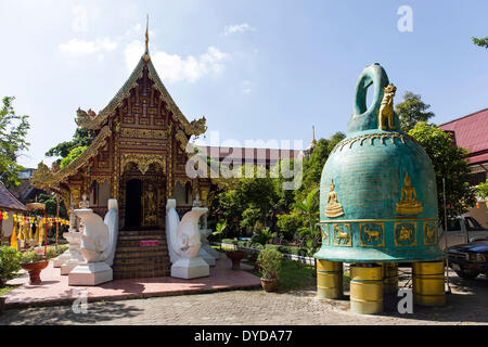 Wat Phrah Singh, huge bell in front of the temple, Chiang Rai, Chiang Rai province, Northern Thailand, Thailand