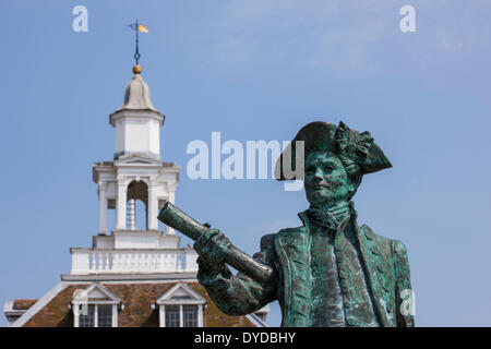 Statue of Captain George Vancouver RN in front of King's Lynn Custom ...