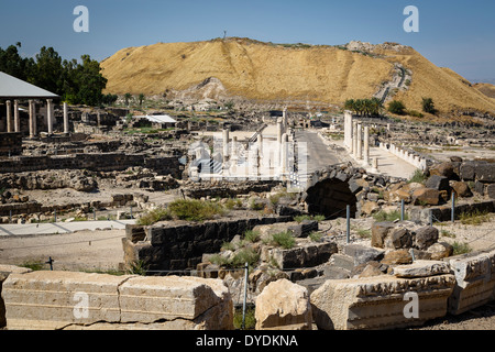Ruins of the Roman-Byzantine city Scythopolis, Tel Beit Shean national Park, Beit Shean, Israel. Stock Photo