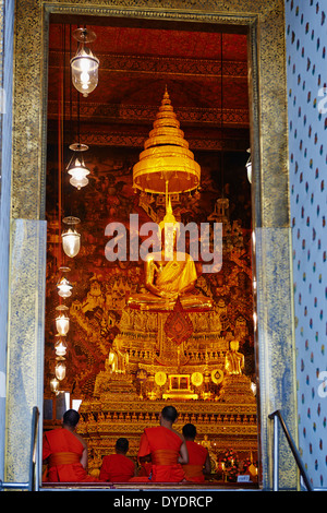 Thailand, Bangkok, Wat Pho, sleeping Buddha temple Stock Photo