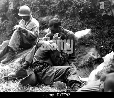 Korean War: American soldiers in the trenches, Korea, 1950. Courtesy ...