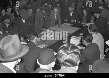 Employees of the East German State Railway counting the votes of the ballot vote about the continuation of the strike in West Berlin, photograph taken on 02 June 1949. The whole railway operations and infrastructure of Berlin were subordinated to the East German State Railway (Deutsche Reichsbahn, DR) of the Soviet zone of occupation until 1949. On 21 May 1949, the Unabhängige Gewerkschaftsopposition UGO in the West sectors called upon to strike. Around 13.000 Reichsbahner (workers of the East German State Railway) living in West Berlin stopped work and fought for a payment in Westmark. Photo: Stock Photo