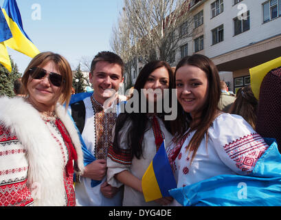 Luhansk, Ukraine. 17th April, 2014. youth in the Ukrainian national costume during the rally 'For United Ukraine' Credit:  Igor Golovnov/Alamy Live News Stock Photo