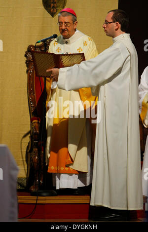 Dublin, Ireland. 17th April 2014. The Archbishop of Dublin Diarmuid Martin prays. Dublin's Roman Catholic Archbishop Diarmuid Martin led the Chrism Mass in Dublin's St. Mary's Pro-Cathedral. The mass, that takes traditional place on Holy Thursday, sees the Holy Oils being blessed for the coming year. It was attended by clergy from all parishes in the diocese. Credit:  Michael Debets/Alamy Live News Stock Photo