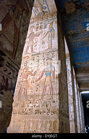 Temple of Ramses III (1198-1167 b.C. – XX° Dyn.) at Medinet Habu: reliefs on columns in the second courtyard Stock Photo