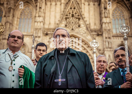 Barcelona, Spain. April 18th, 2014: Lluis Martinez Sistach, Cardinal-Archbishop of Barcelona, overlooks the brotherhoods and their floats during the Good Friday procession in front of the cathedral Credit:  matthi/Alamy Live News Stock Photo