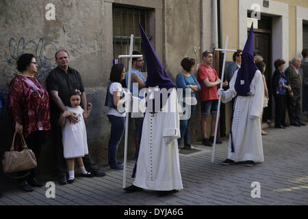 Ponferrada, Spain. 18th Apr, 2014. Penitents take part in a Holy week procession called the ''burial procession'' in Ponferrada, northern Spain Friday, April 18, 2014. Hundreds of processions take place throughout Spain during the Easter Holy Week Credit:  Rodrigo Garcia/NurPhoto/ZUMAPRESS.com/Alamy Live News Stock Photo