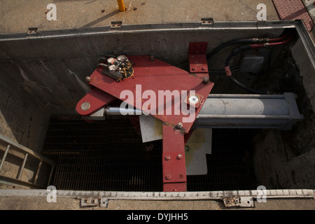 On Champlain Canal, part of  New York state canal system, this hydraulic system opens the gate at Lock C6 in Fort Miller, NY Stock Photo