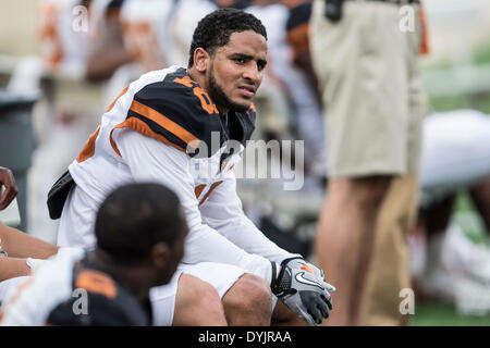 Austin, Texas, USA. 19th Apr, 2014. April 19, 2104: Texas Longhorns safety Kevin Vaccaro (18) during the annual Texas Football Orange-White Scrimmage at Darrell K Royal-Texas Memorial Stadium in Austin, TX. © csm/Alamy Live News Stock Photo