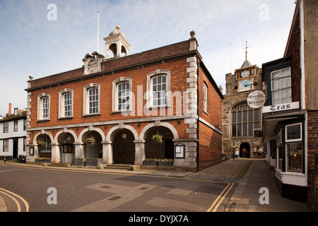 UK, England, East Sussex, Rye, Market Street, Town Hall passageway to church Stock Photo