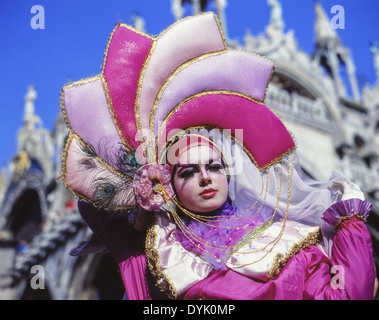 Famiglia in costumi di carnevale, il Carnevale di Venezia, Veneto, Italia  Foto stock - Alamy